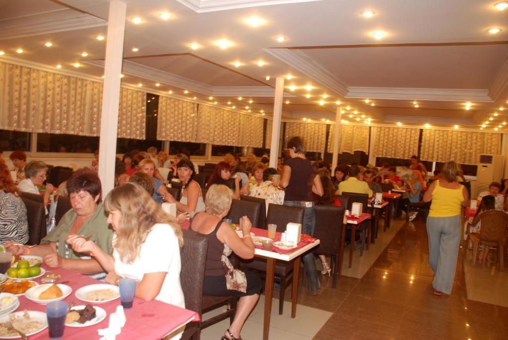 Club Bayar Beach Hotel Alanya Bagian luar foto