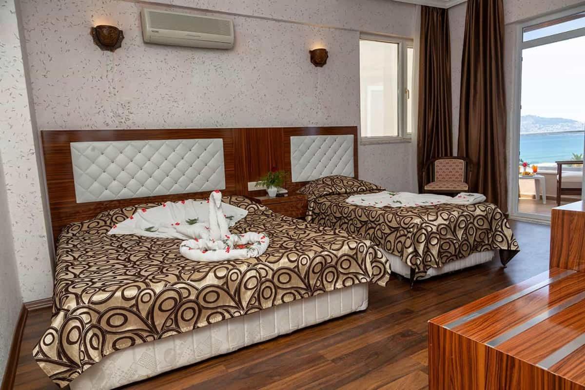 Club Bayar Beach Hotel Alanya Bagian luar foto