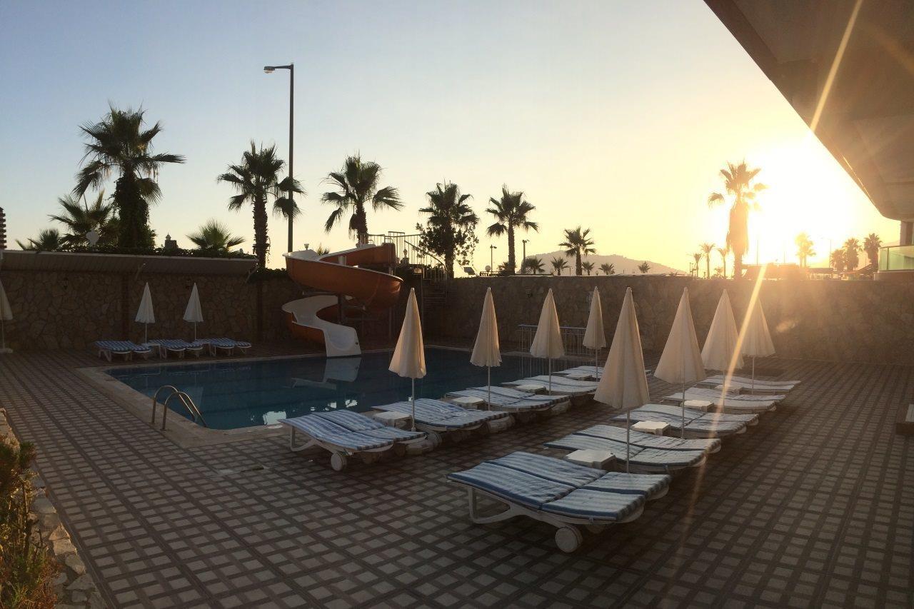 Club Bayar Beach Hotel Alanya Bagian luar foto